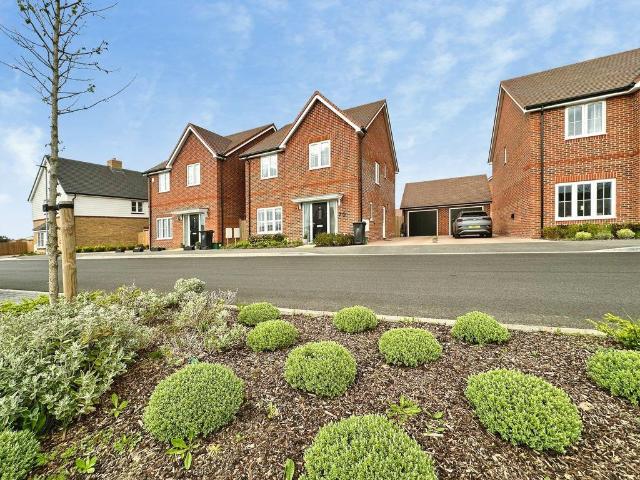 House for sale in Dale Hill, Essex