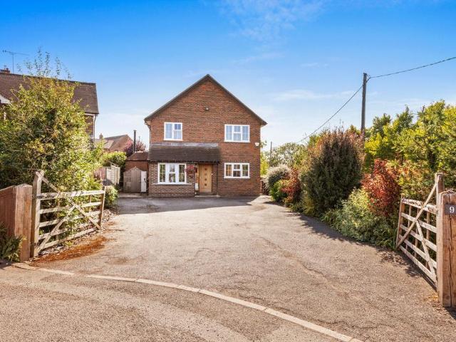 House for sale in Shabbington, Buckinghamshire