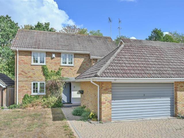 House for sale in Navestock Side, Essex