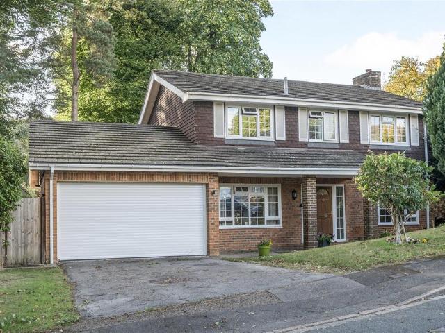 House for sale in Heatherside, Heol-las