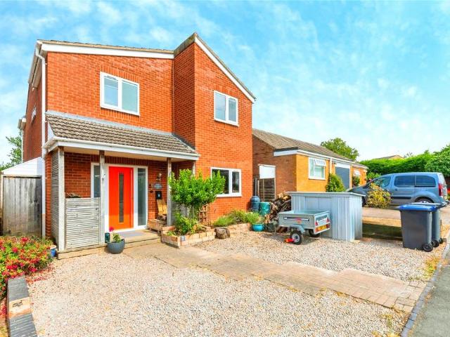 House for sale in Green Close, Warwickshire