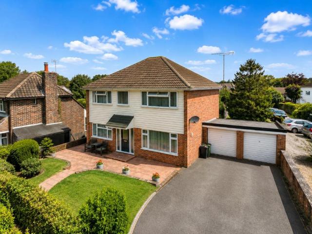 House for sale in Willesborough Lees, Bridgefield