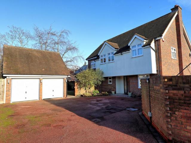 House for sale in Emerson Park, Greater London