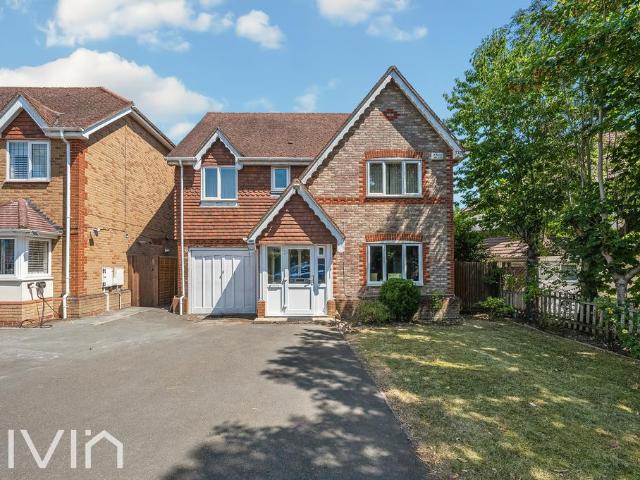 House for sale in London Borough of Croydon, Sanderstead