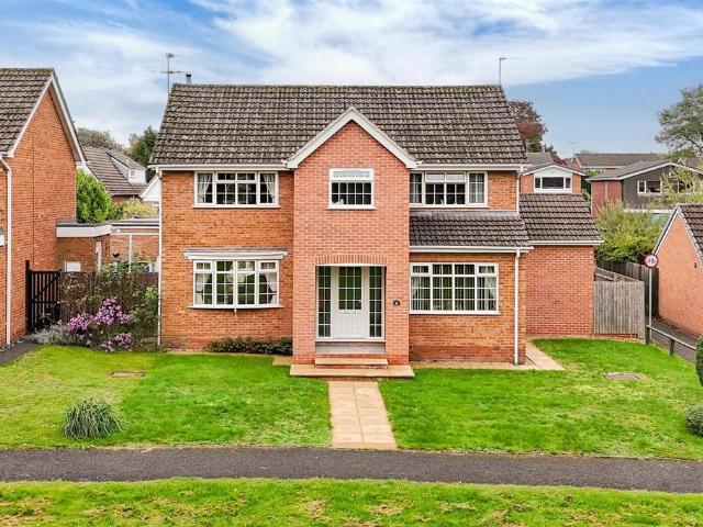 House for sale in Saxon Fields, Harborough