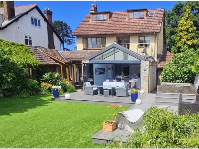 House for sale in Overchurch Hill, Upton