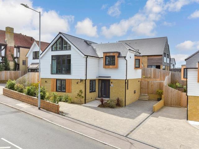 House for sale in The Bridge, Kent