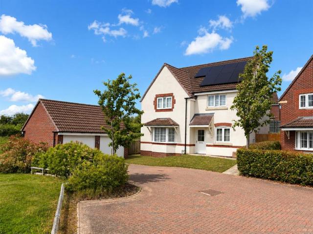 House for sale in Aldington, Crookhill