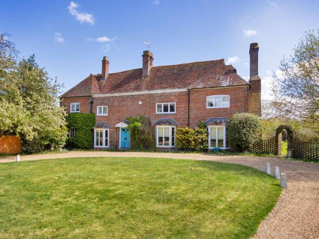 House for sale in The Butts, Kent