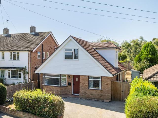 House for sale in The Butts, Kent