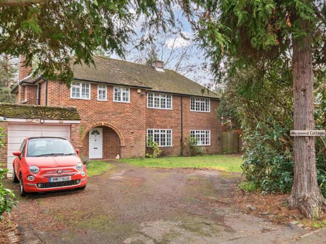 House for sale in Whiteley Village, Blackhills