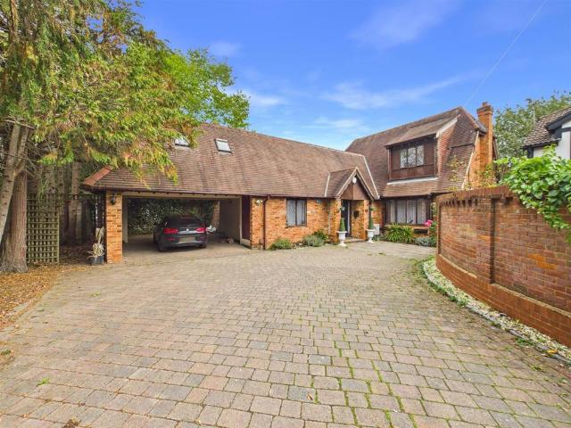 House for sale in London Borough of Hillingdon, Greater London