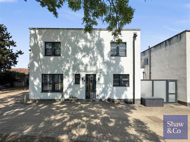 House for sale in London Borough of Hounslow, Greater London