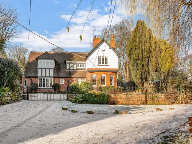 House for sale in No Man's Heath, Gun Hill