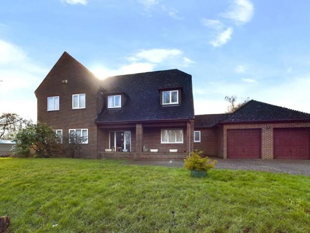 House for sale in Stourmouth, Ash