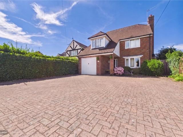 House for sale in Burghfield Common, West Berkshire