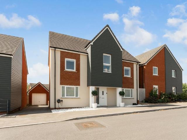 House for sale in Longhedge Village, Ford