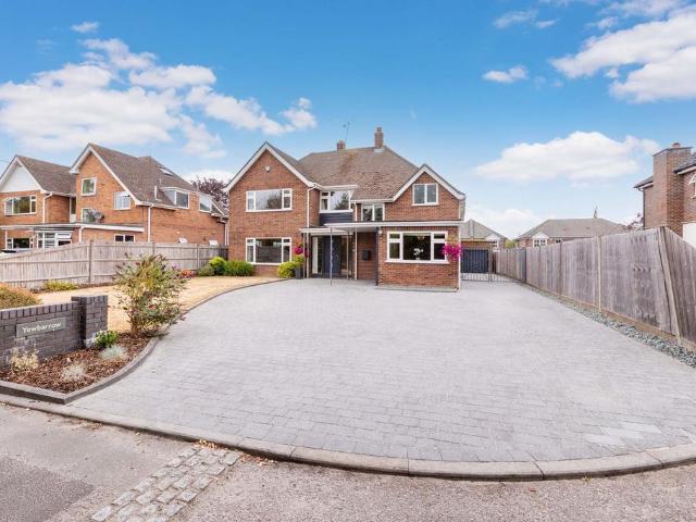 House for sale in Bray Wick, Maidenhead