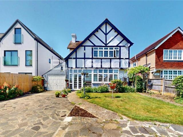 House for sale in London Borough of Ealing, Greenford