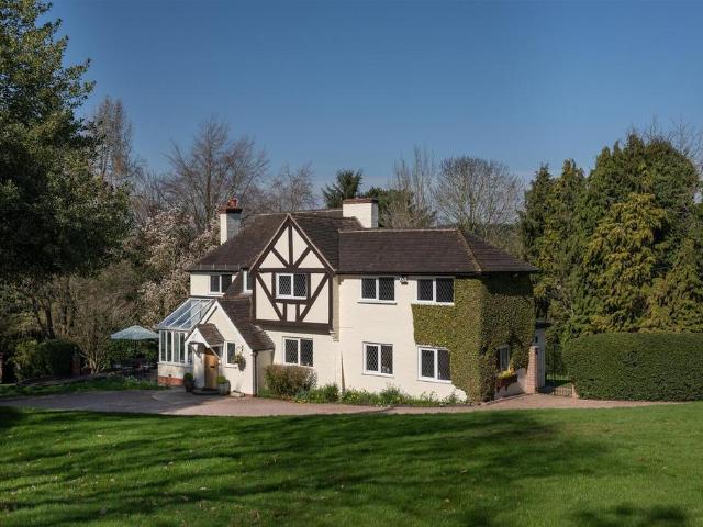 House for sale in Bromsgrove, Worcestershire