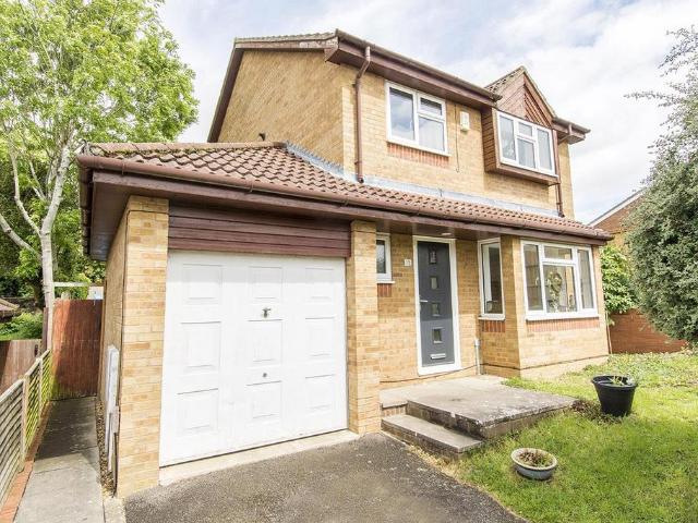 House for sale in Desborough