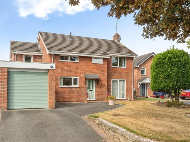 House for sale in Mickle Trafford, Cheshire