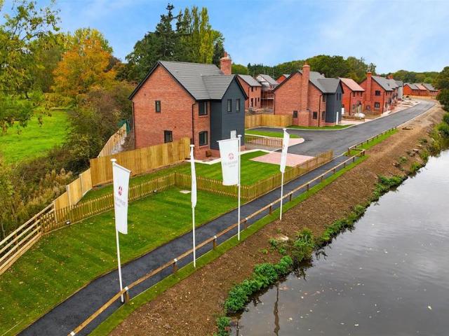 House for sale in Rhoswiel, Weston Rhyn