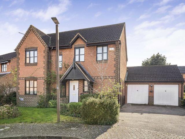 House for sale in Crownhill, Shenley Church End