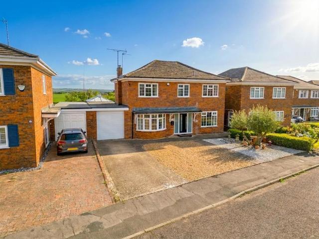 House for sale in Stone with Bishopstone and Hartwell, Stone
