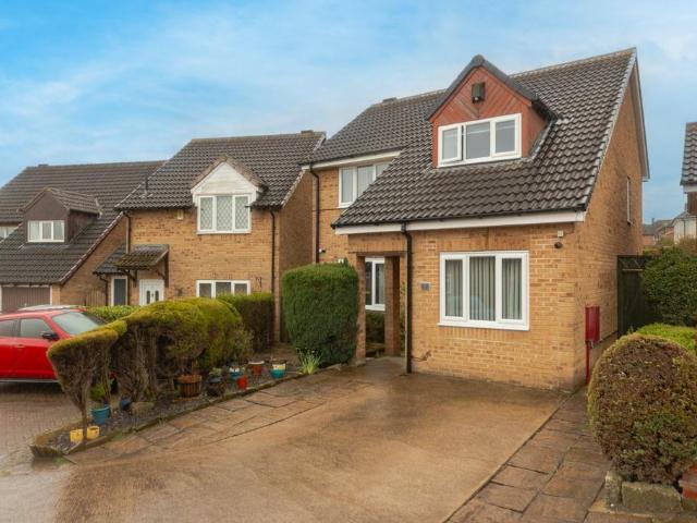House for sale in Cottingley, West Yorkshire