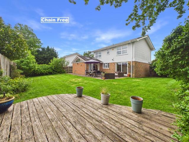 House for sale in Clewer Green, Windsor