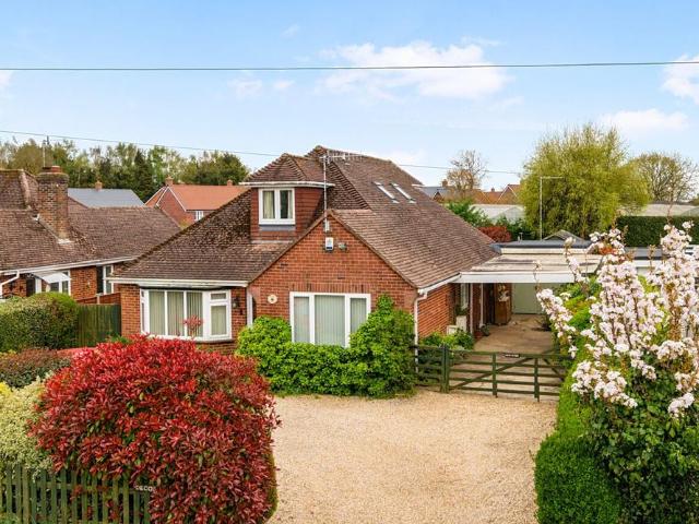 House for sale in Barnham and Eastergate, Clapham