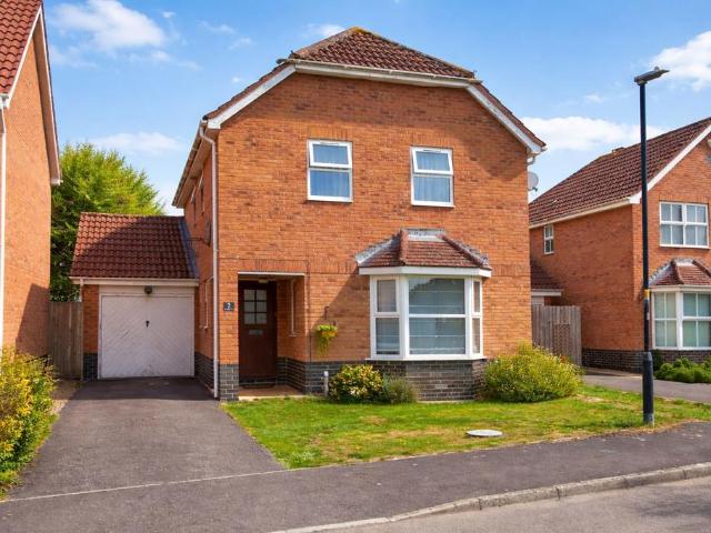 House for sale in Haydon Wick, Swindon
