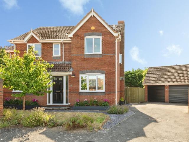 House for sale in Chippenham, Wiltshire