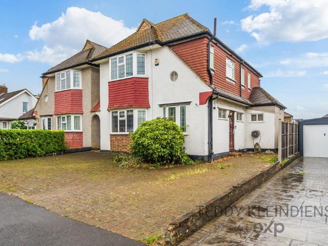 House for sale in Motspur Park, Greater London