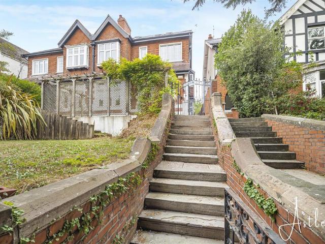 House for sale in Nangreaves, Wales