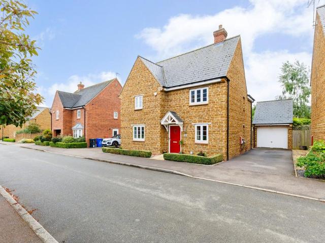 House for sale in Middleton Cheney, West Northamptonshire