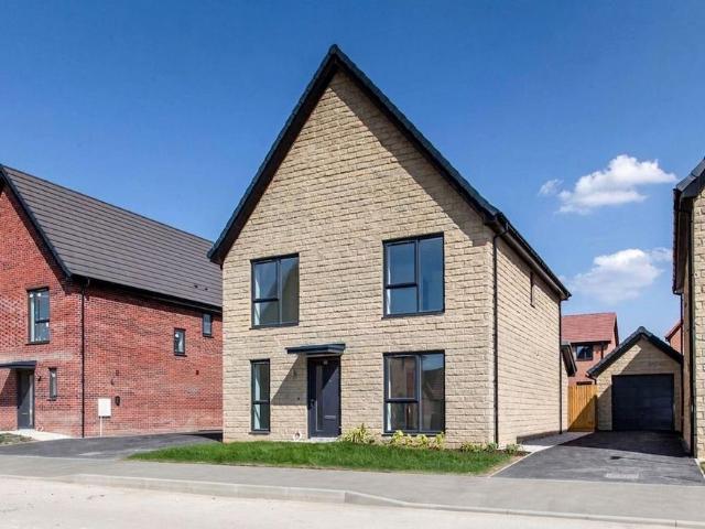 House for sale in Elmton, East Midlands