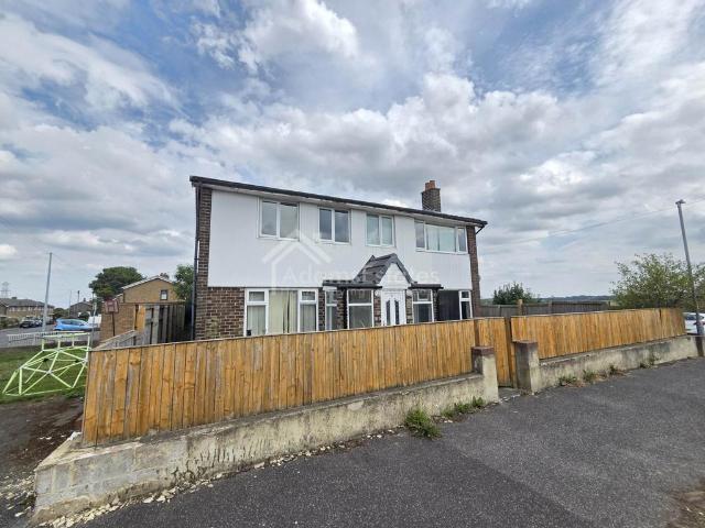 House for sale in Overthorpe, West Yorkshire