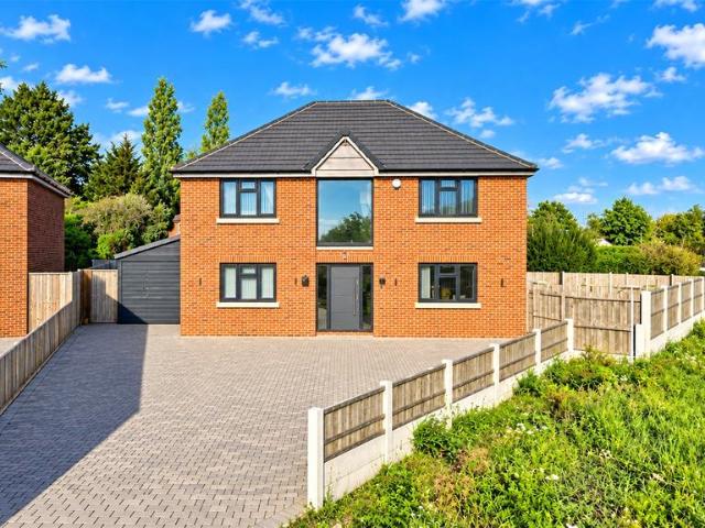 House for sale in Calcot, West Berkshire
