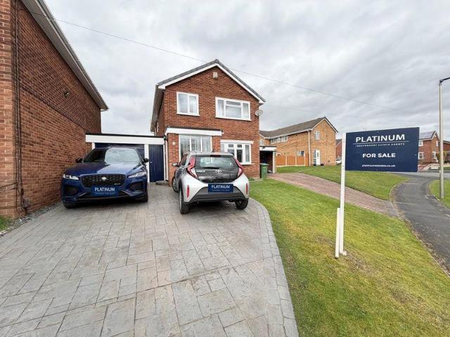 House for sale in Rossmore, Cheshire