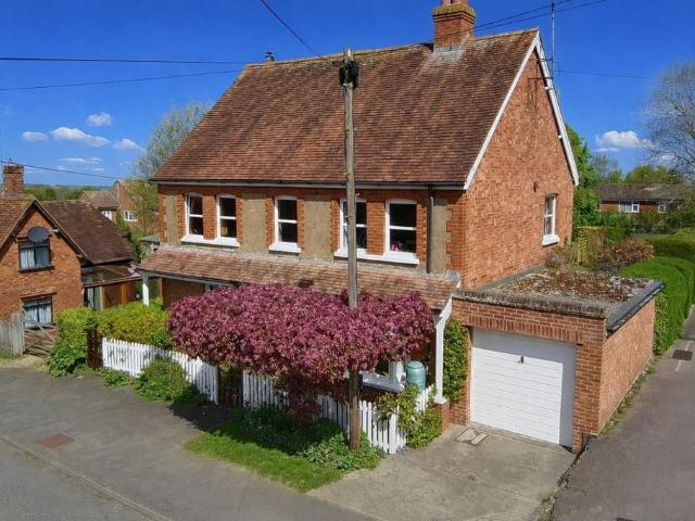 House for sale in Steeple Claydon, Buckinghamshire