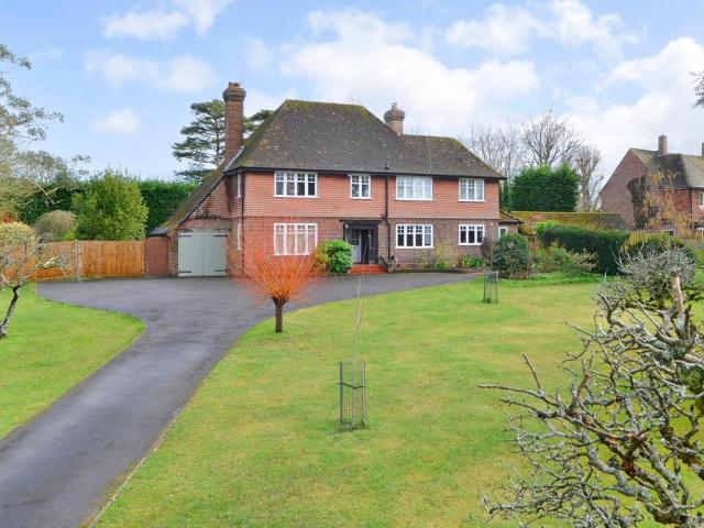 House for sale in Cox Green, Horsham