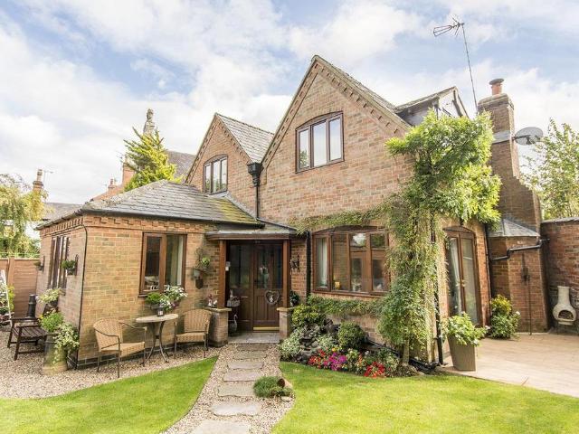 House for sale in Stanford On Avon, Leicestershire