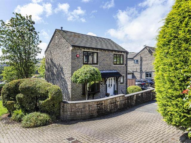 House for sale in Longwood Edge, Kirklees