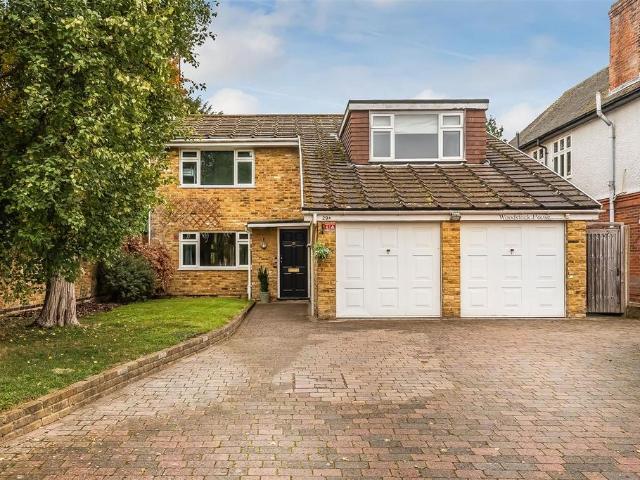 House for sale in Pachesham Park, Surrey