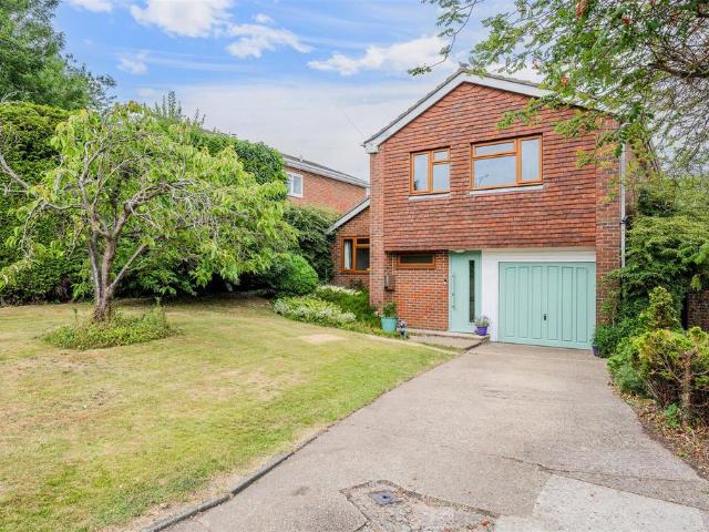 House for sale in Tattenham Corner, Red Hill