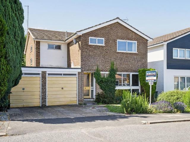 House for sale in Hatch End, Greater London