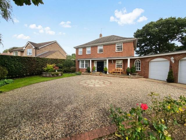 House for sale in East Ayton, North Yorkshire