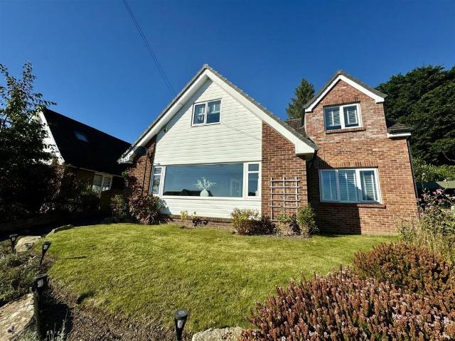 House for sale in Highburton, West Yorkshire